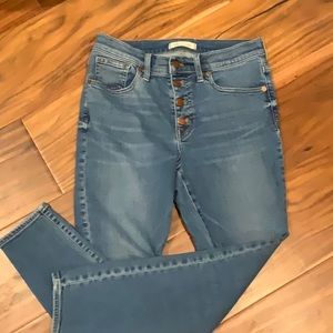 Madewell 9” mid-rise skinny crop jeans. Size 28. With Stretch